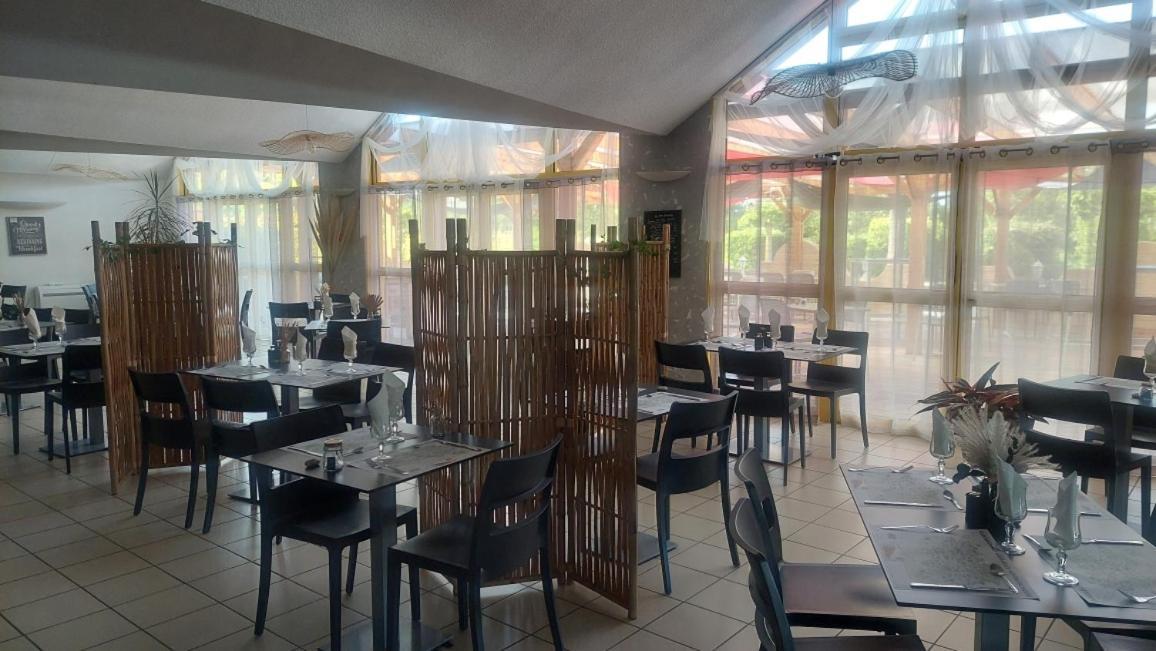 Logis Hotel Restaurant Le Clos Saint Loup Bram Exterior foto
